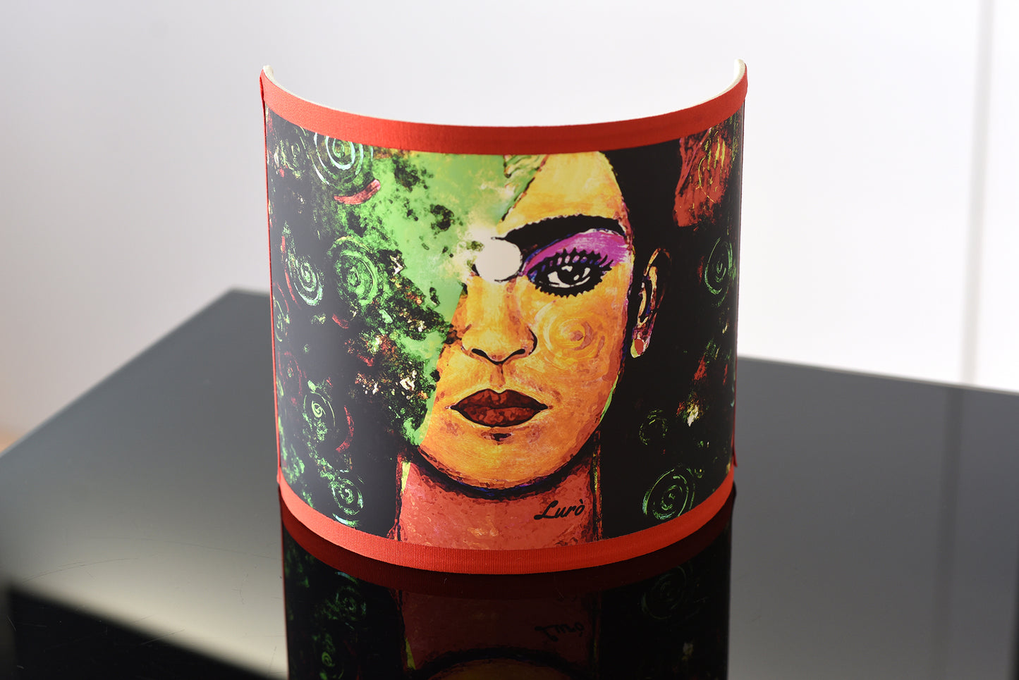 Lampada in carta Fine Art 'Frida'