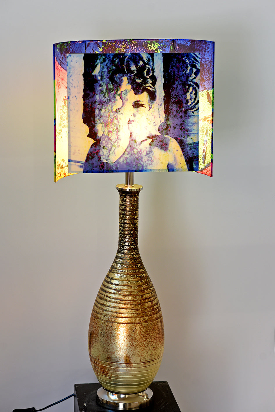 Lampada in seta e vetro acrilico 'Petra'