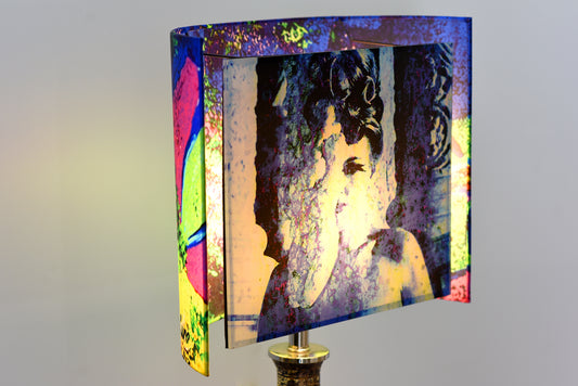 Lampe en soie et verre acrylique 'Petra'